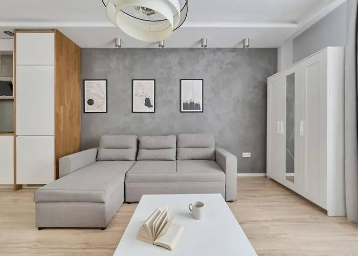 Modern Studio With Balcony For 4 Guests In Wroclaw By Noclegi Renters