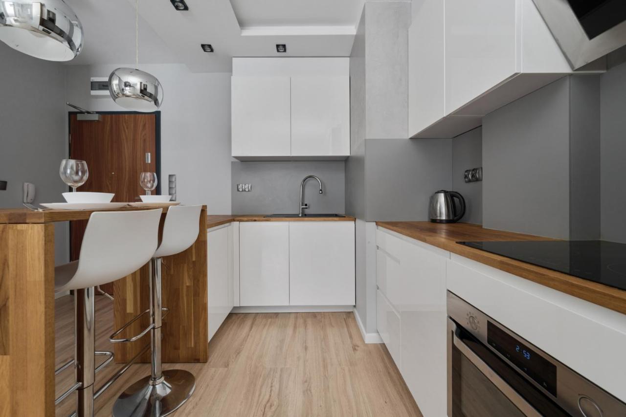 Apartment Modern With Balcony For 4 Guests In By Renters