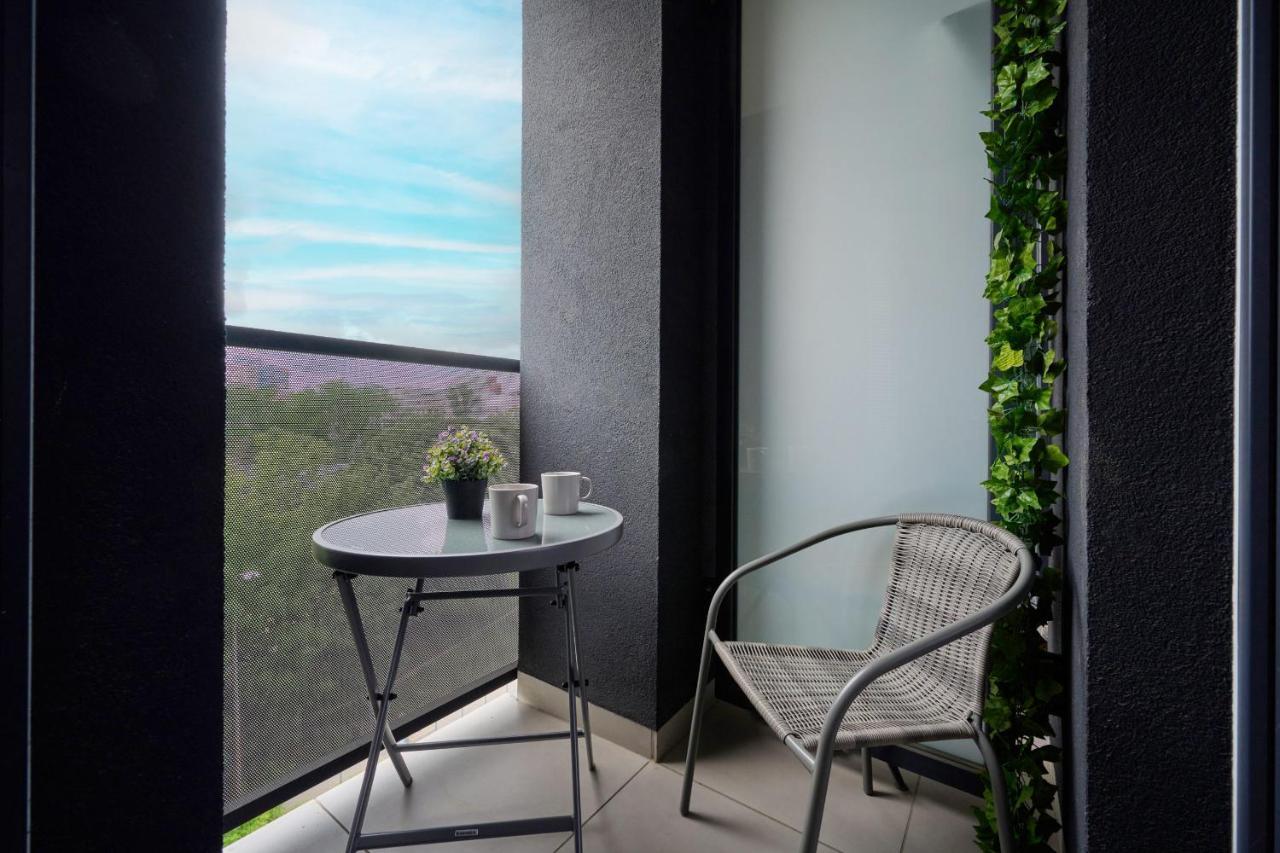 Modern With Balcony For 4 Guests In By Renters Apartment Wroclaw