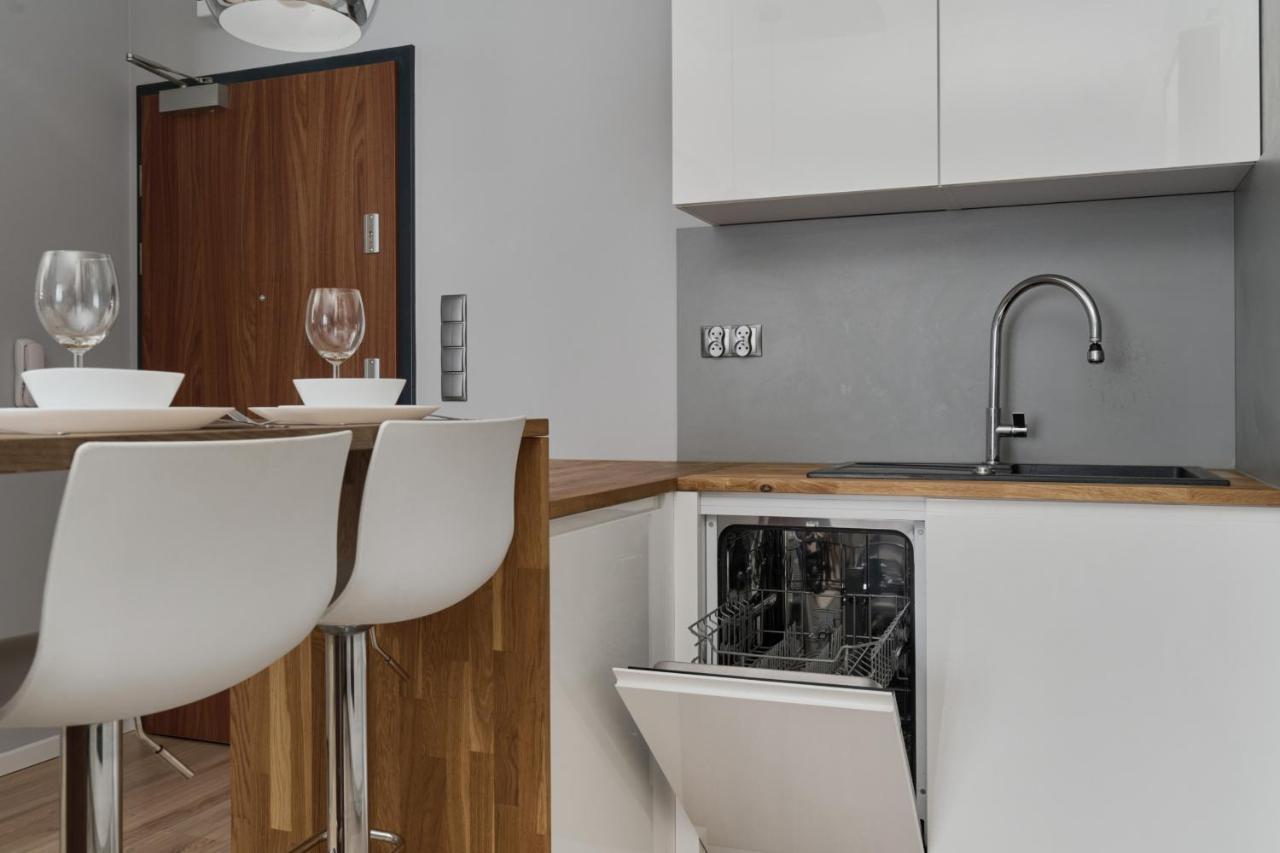 Apartment Modern With Balcony For 4 Guests In By Renters