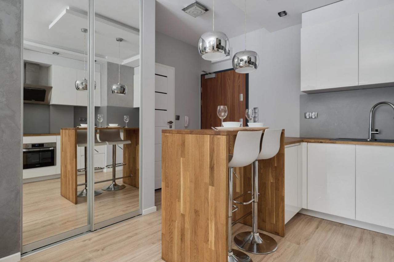 Apartment Modern With Balcony For 4 Guests In By Renters