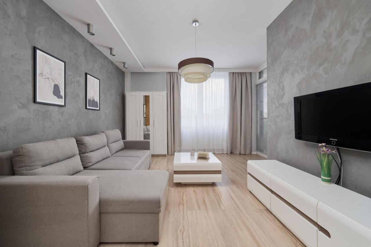 Modern With Balcony For 4 Guests In By Renters Breslavia