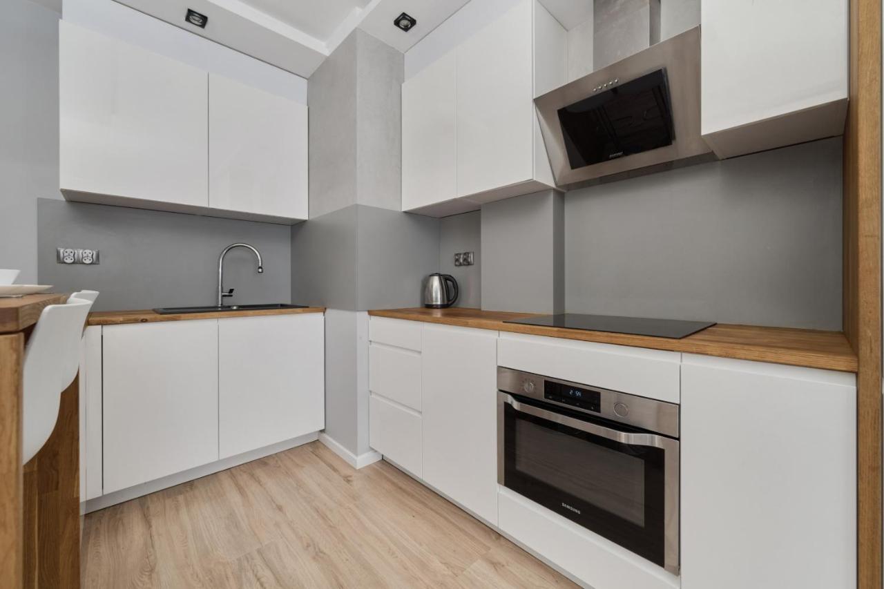 Appartamento Modern With Balcony For 4 Guests In By Renters Breslavia