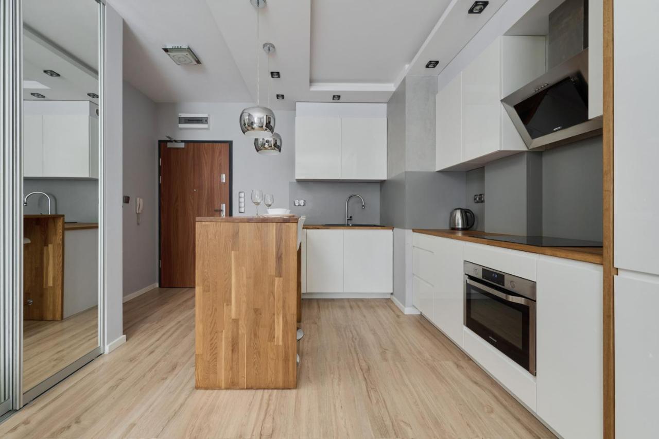 Modern With Balcony For 4 Guests In By Renters * Breslau