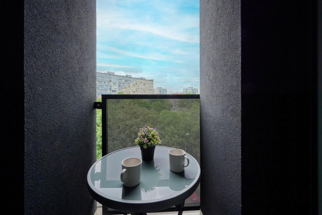 Apartment Modern With Balcony For 4 Guests In By Renters Breslau